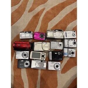 Lot of 15 Vintage Digital Cameras Olympus Medion Jenoptik SVP Garmin – Untested